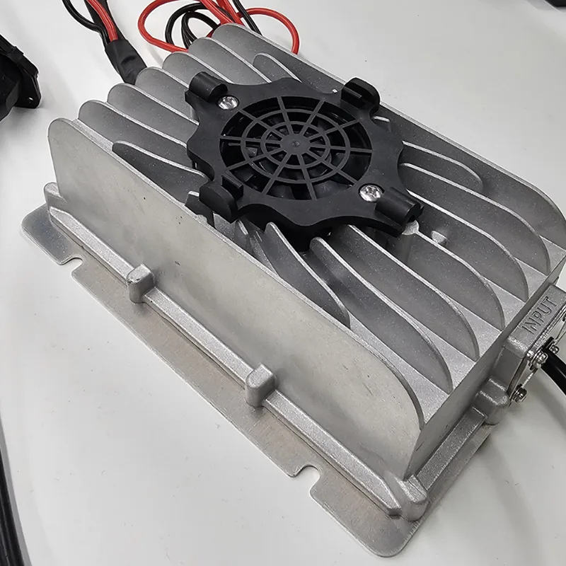 600W vysoce výkonný golfový vozík Exkluzivní rychlonabíječka